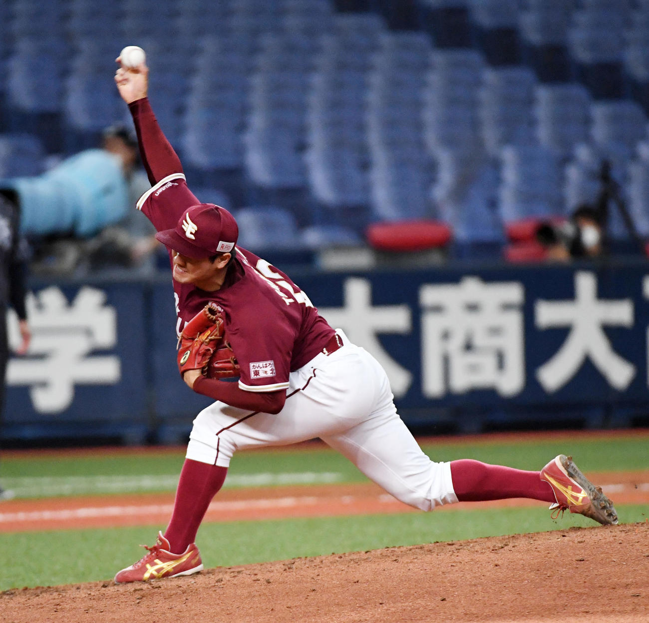 オリックス対楽天　5回、プロ初登板の楽天津留崎（撮影・前岡正明）