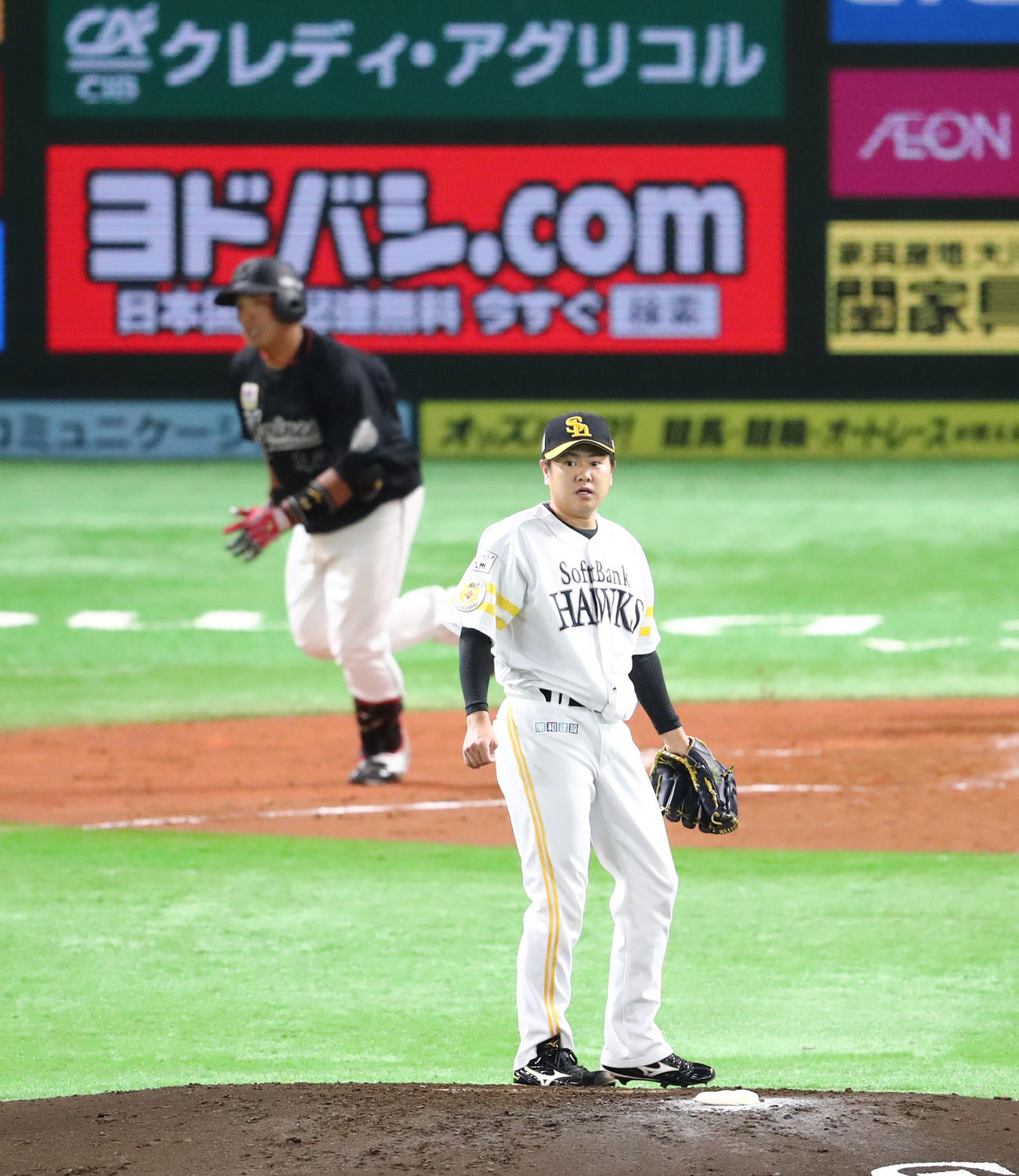 ソフトバンク対ロッテ　2回表ロッテ無死満塁、井上晴哉に満塁本塁打を浴びた津森宥紀（撮影・梅根麻紀）