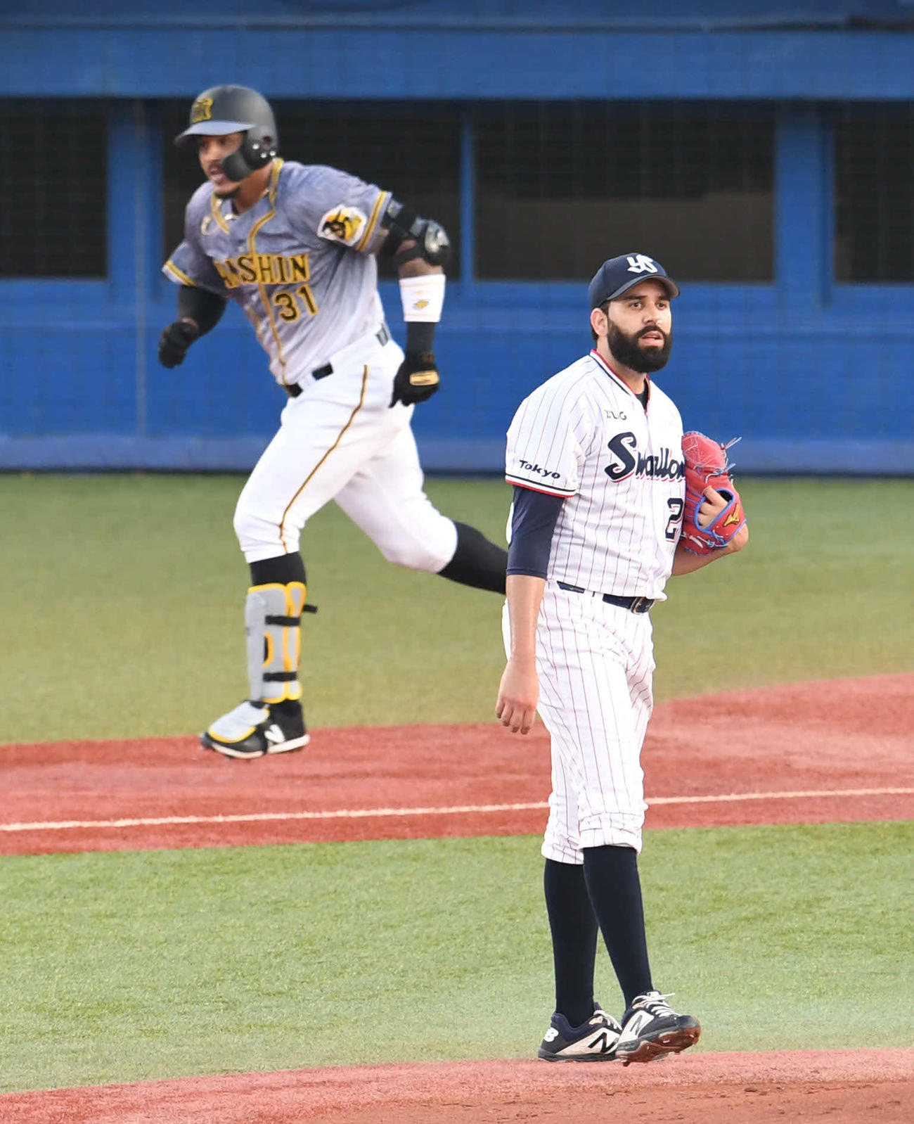 ヤクルト対阪神　1回表阪神1死三塁、イノーアはマルテに左越え2点本塁打を許す（撮影・山崎安昭）