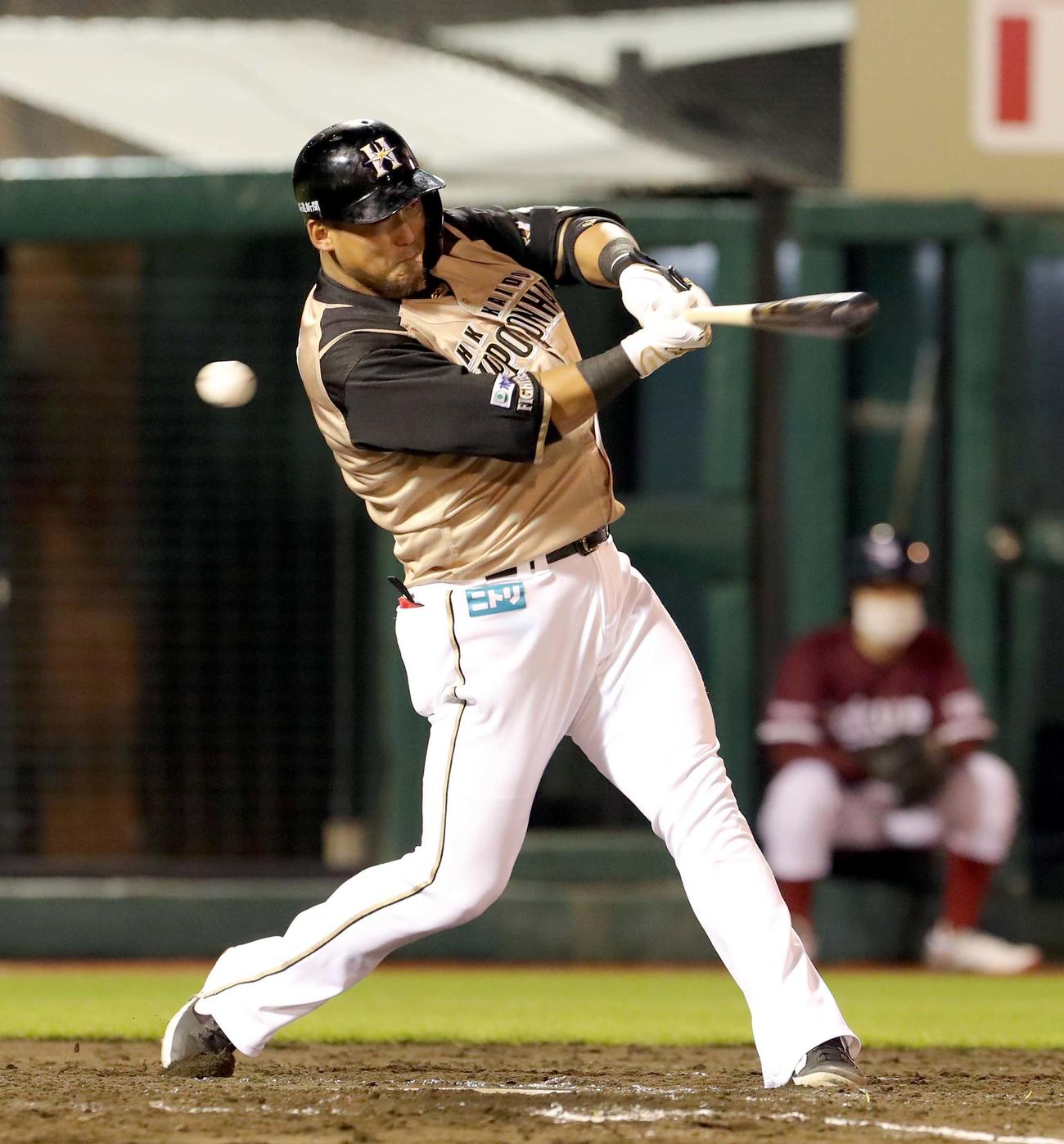 楽天対日本ハム　9回表日本ハム1死一塁、中田は三振に終わる（撮影・佐藤翔太）
