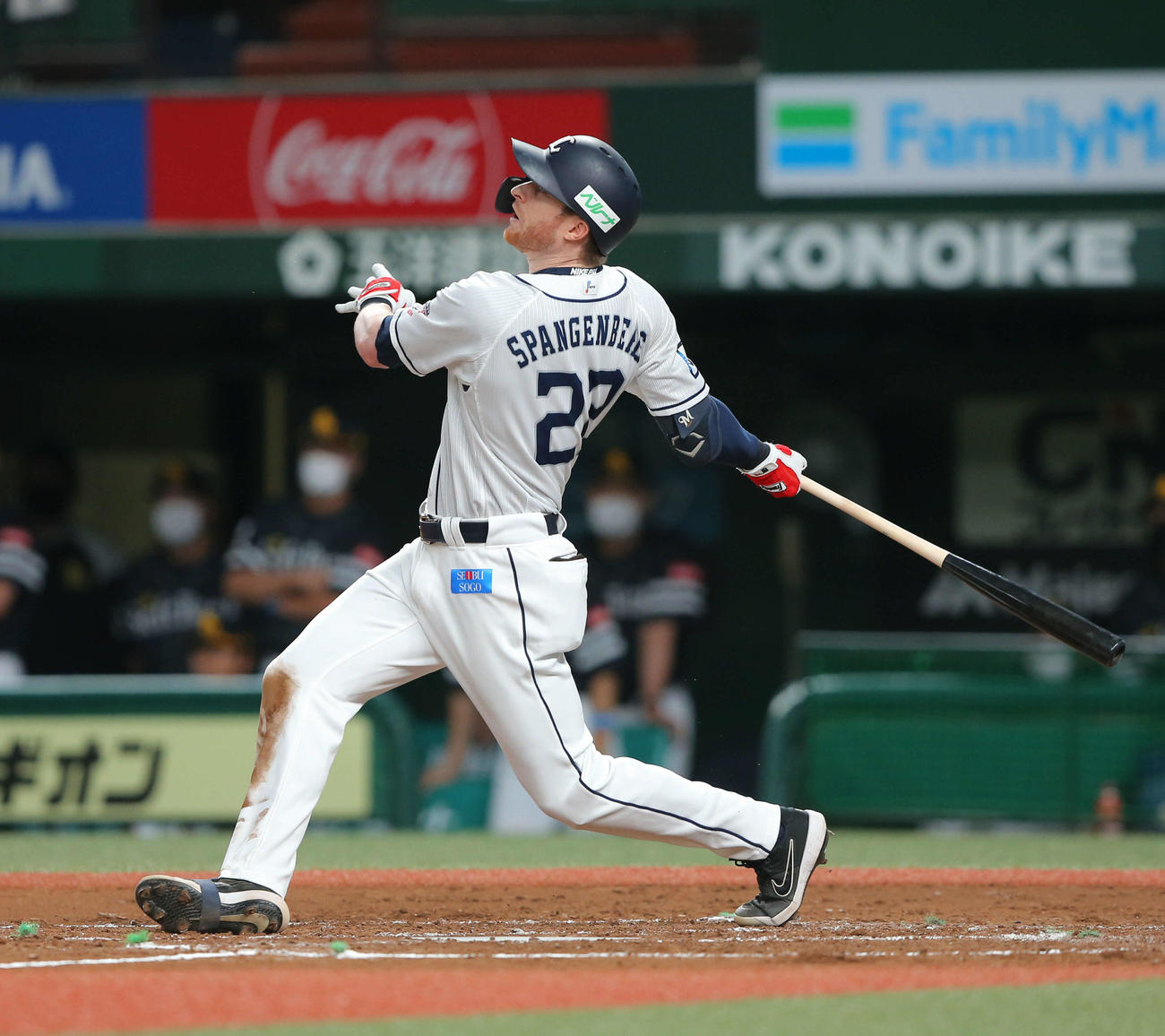 西武対ソフトバンク　2回裏西武2死満塁、中越え満塁本塁打を放つスパンジェンバーグ（撮影・河田真司）
