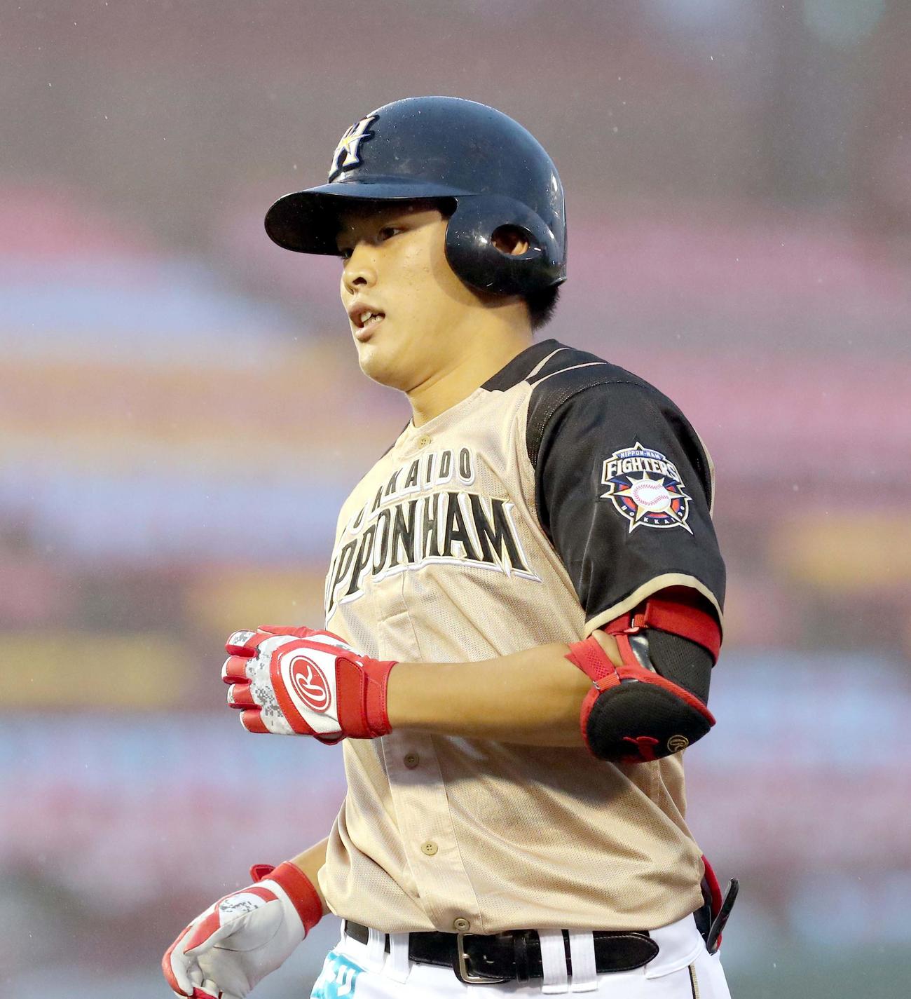 楽天対日本ハム　3回表日本ハム無死、野村はプロ初安打を放つ（撮影・佐藤翔太）