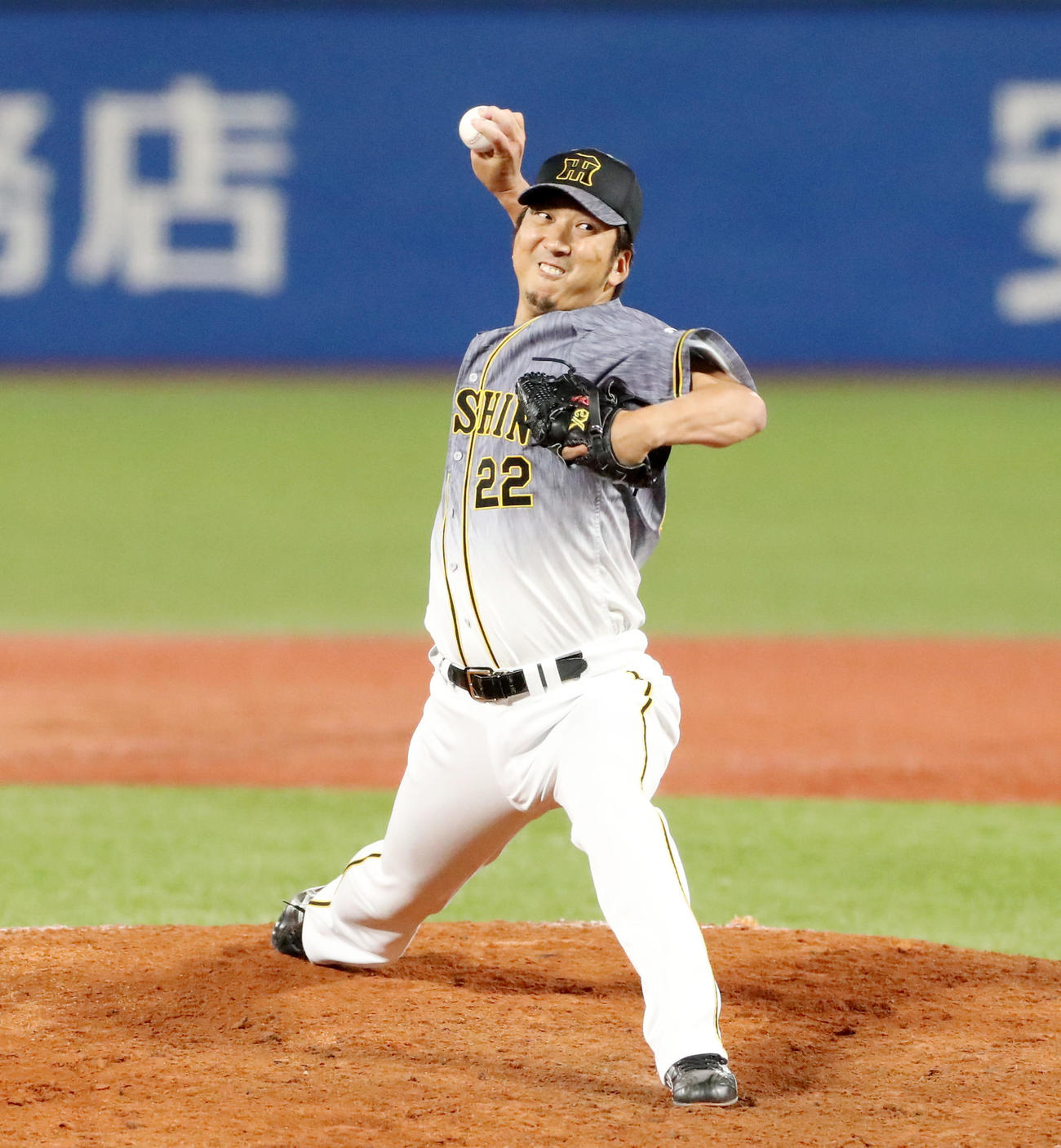 ヤクルト対阪神　9回裏、阪神4番手で登板する藤川（撮影・加藤哉）