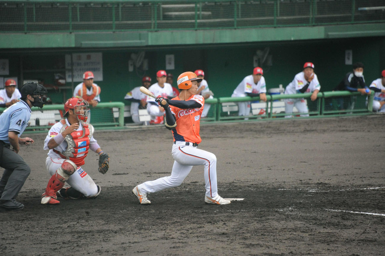 新潟対福島　先制適時打を含む2安打を放って2試合連続で打点を記録したネイサン