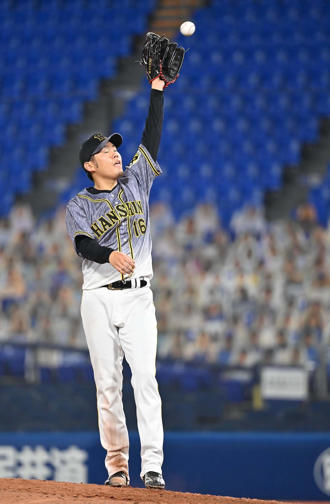 好投するも援護点がもらえない西勇輝（撮影・上田博志）