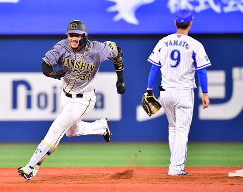 5回表阪神1死、右越えに三塁打を放つマルテ（撮影・上田博志）