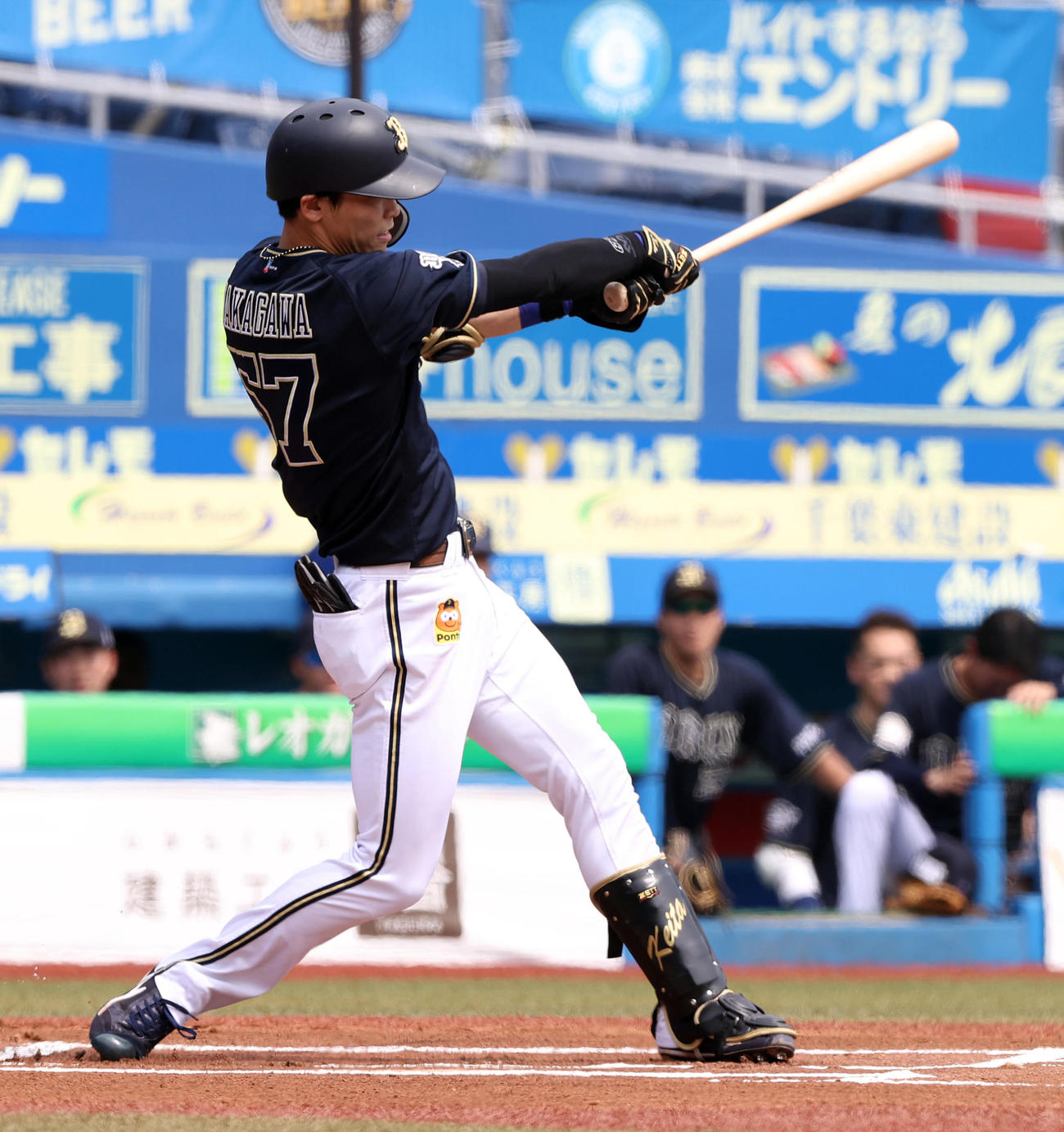 ロッテ対オリックス　1回表オリックス無死、先制の先頭打者本塁打を放つ中川（撮影・垰建太）