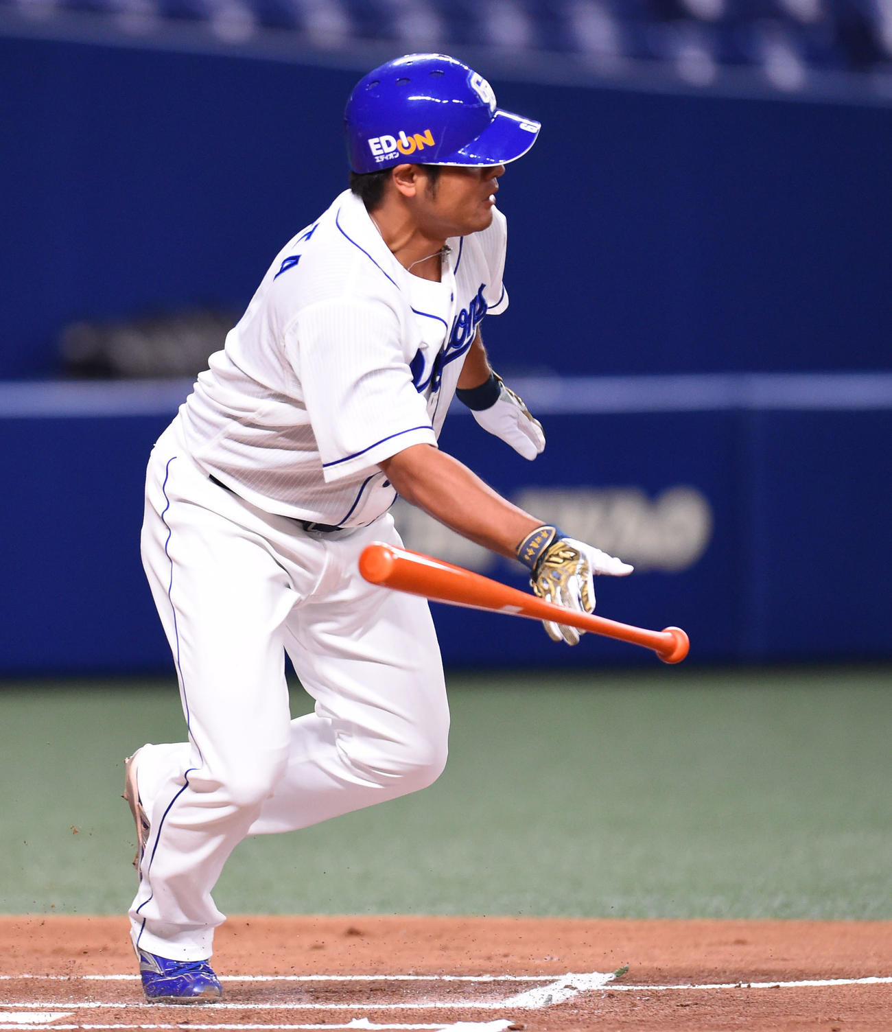 1回裏中日無死、中二塁打を放った平田良介（撮影・森本幸一）