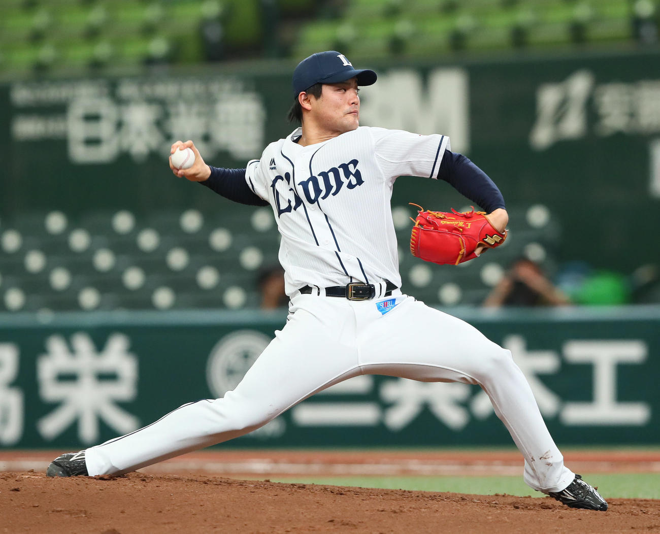 西武対ソフトバンク　西武先発の松本（撮影・足立雅史）