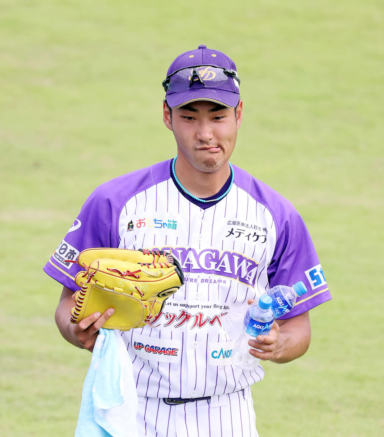 試合を終え引き揚げるBC・神奈川杉浦（撮影・鈴木正人）