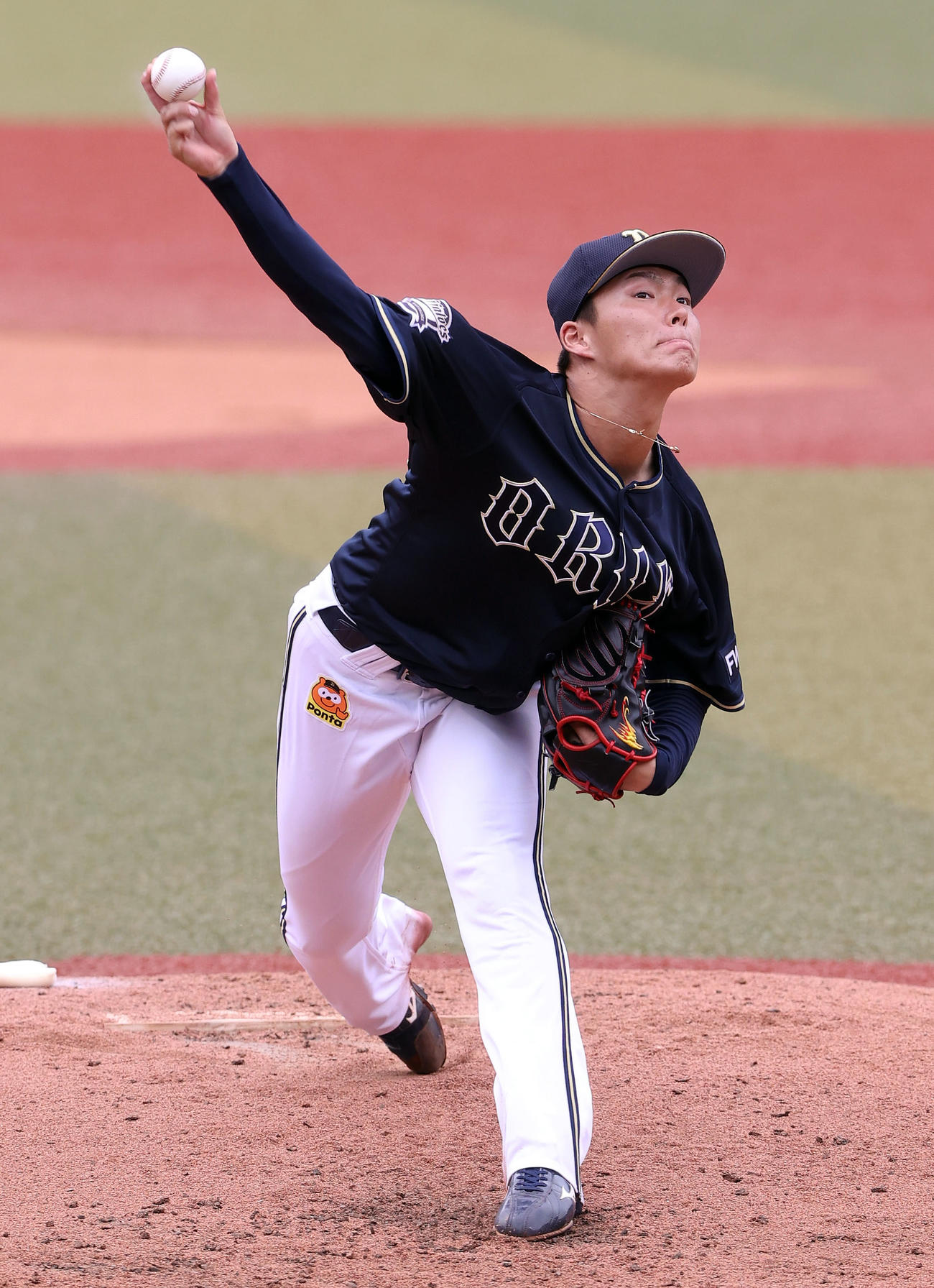 ロッテ対オリックス　力投するオリックス先発の山本（撮影・垰建太）