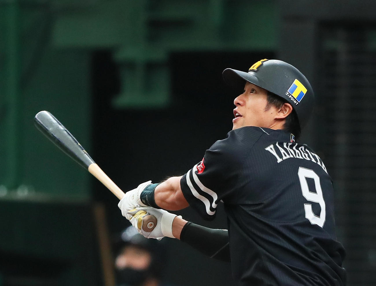 西武対ソフトバンク　1回表ソフトバンク1死、先制の中越え本塁打を放つ柳田（撮影・足立雅史）