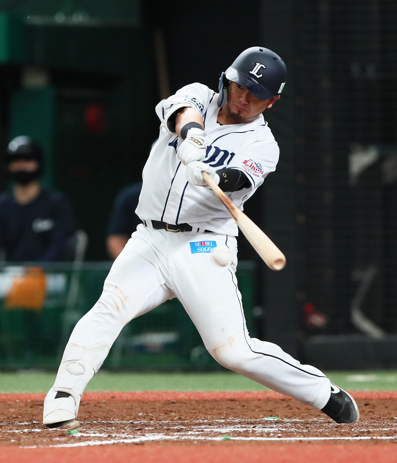 西武対ソフトバンク　9回裏西武無死満塁、サヨナラ中前適時打を放つ森（撮影・足立雅史）