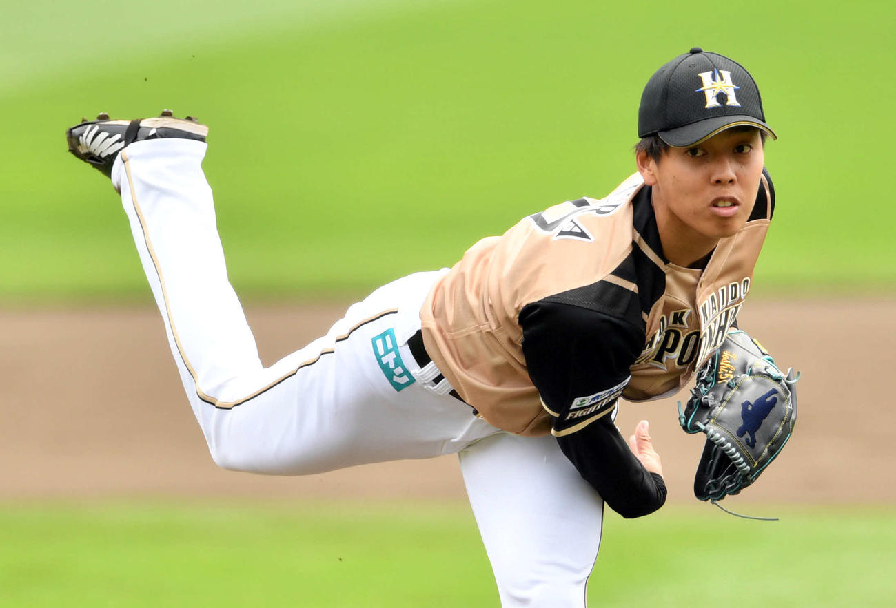 楽天対日本ハム　先発で力投する日本ハム杉浦（撮影・滝沢徹郎）