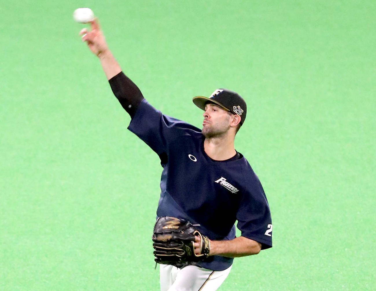 キャッチボールをする日本ハム・マルティネス（撮影・佐藤翔太）