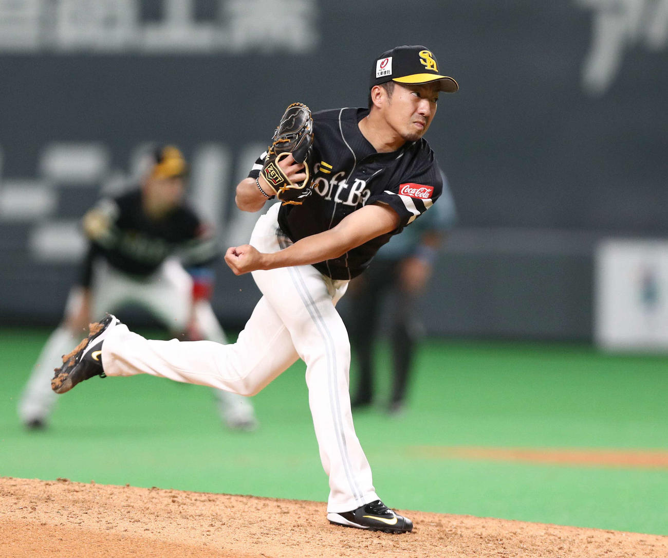 日本ハム対ソフトバンク　10回に登板の嘉弥真（撮影・黒川智章）