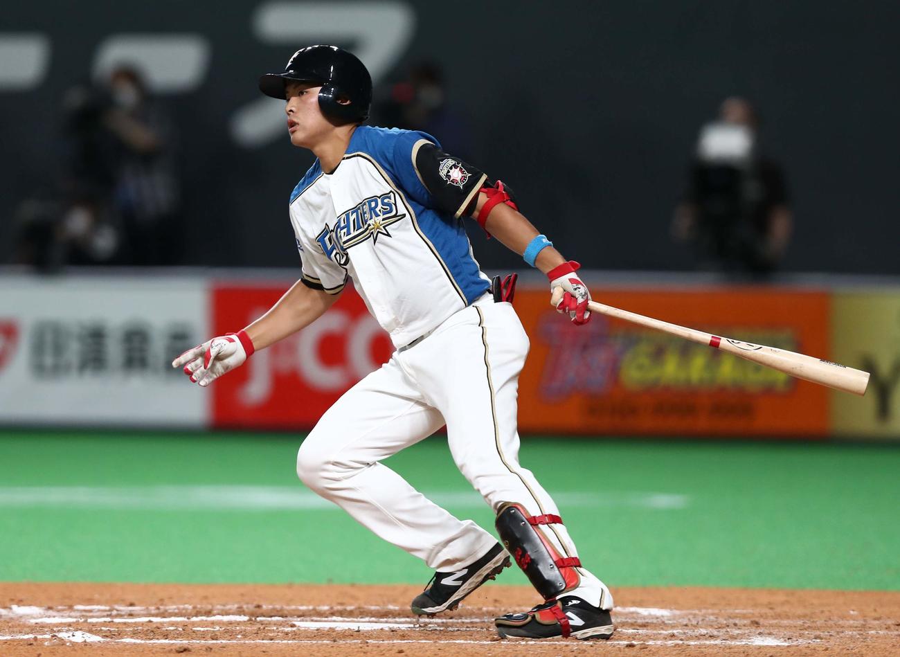 日本ハム対ソフトバンク　7回裏日本ハム2死、三ゴロに終わる野村（撮影・黒川智章）