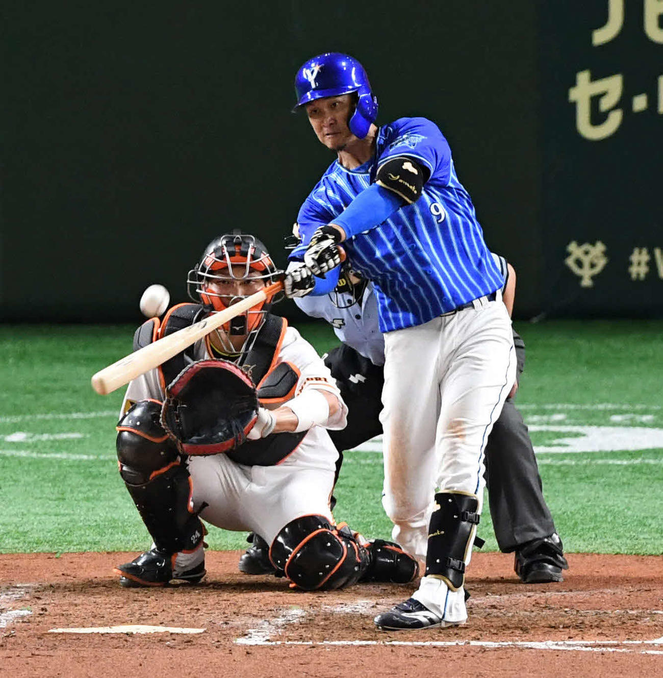 巨人対DeNA　5回表DeNA無死、大和は左越えソロ本塁打を放つ（撮影・山崎安昭）