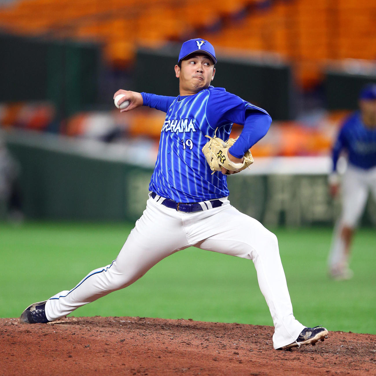 巨人対DeNA　6番手のDeNA山崎（撮影・大野祥一）