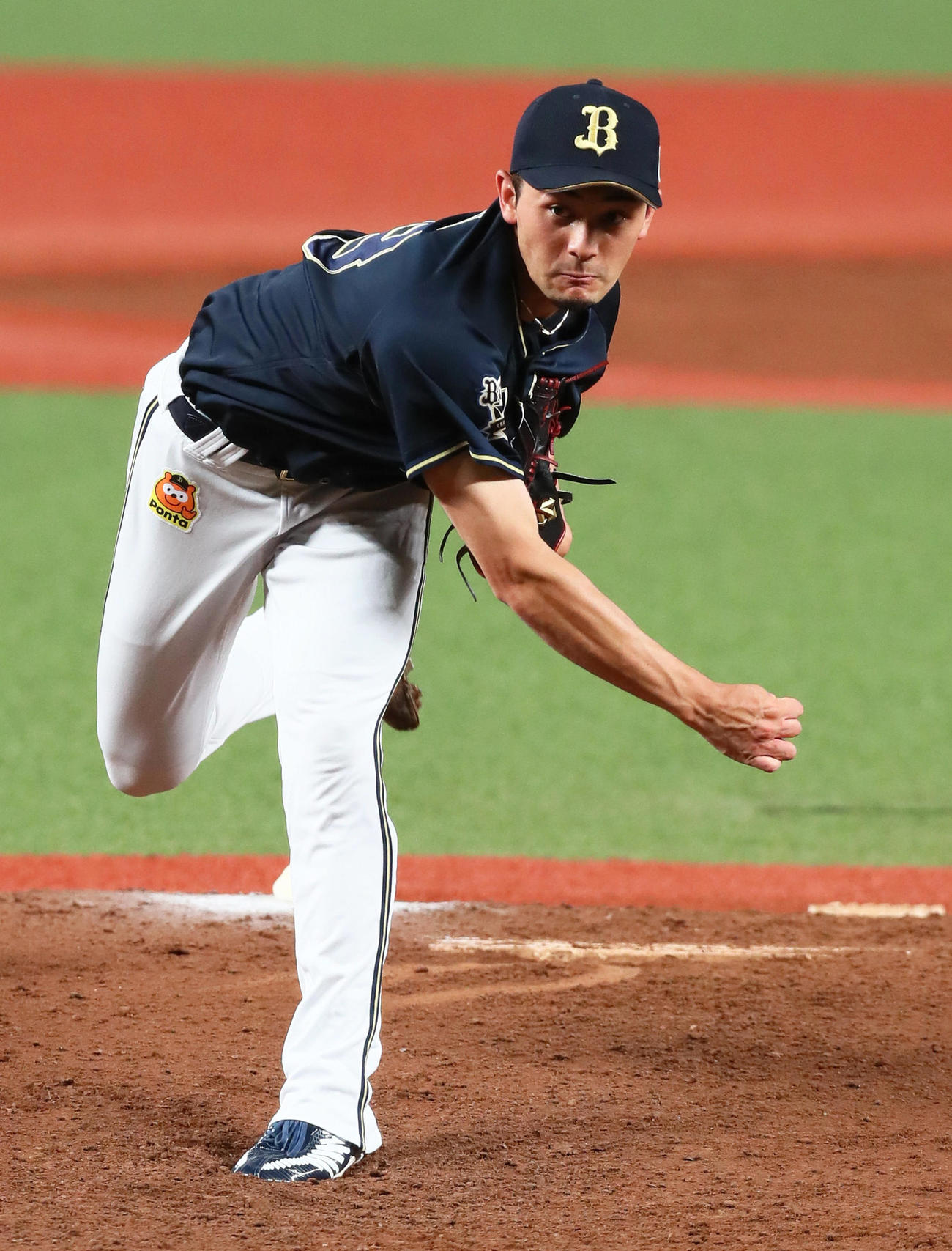 西武対オリックス　5回を無失点に抑えるオリックス先発の鈴木（撮影・足立雅史）