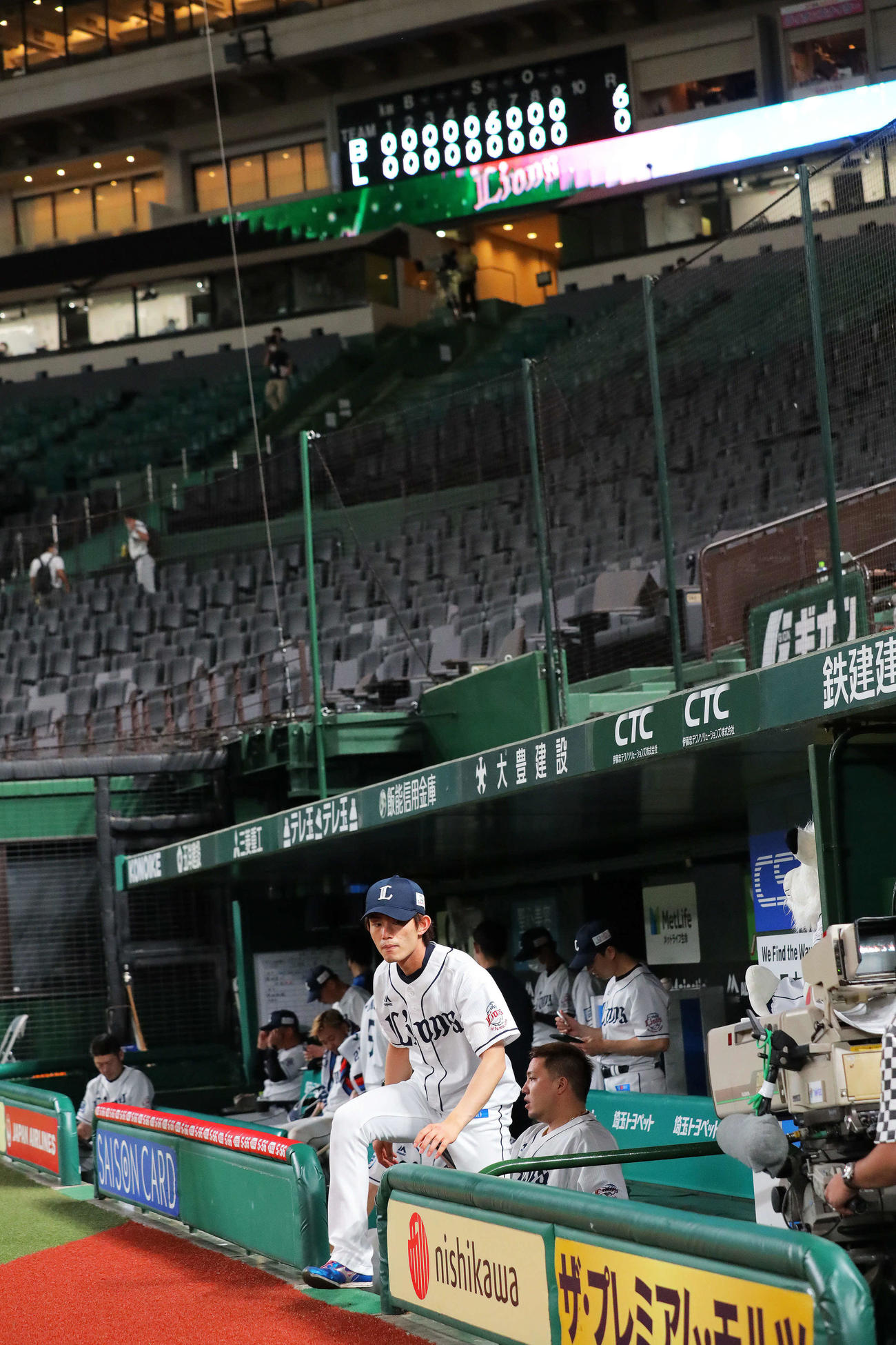 西武対オリックス　オリックスに敗れ、引き揚げる準備をする今井（撮影・河田真司）　　