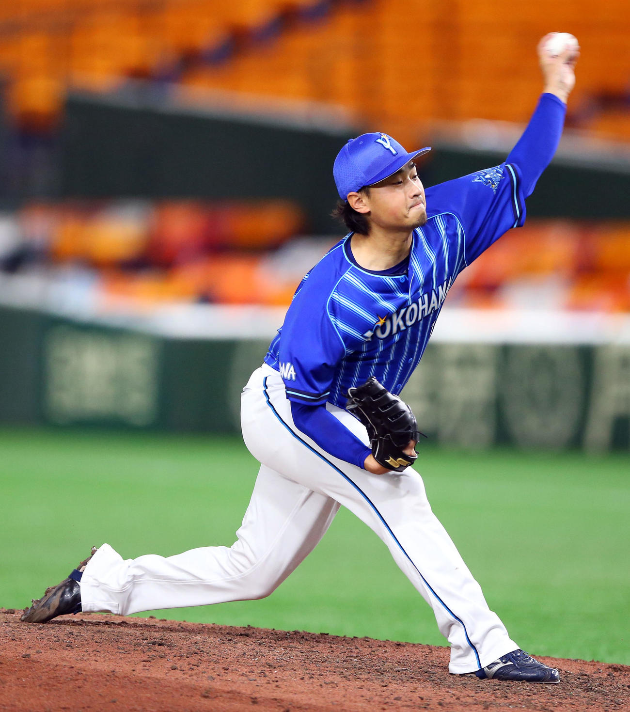 巨人対DeNA　4番手のDeNA石田（撮影・大野祥一）