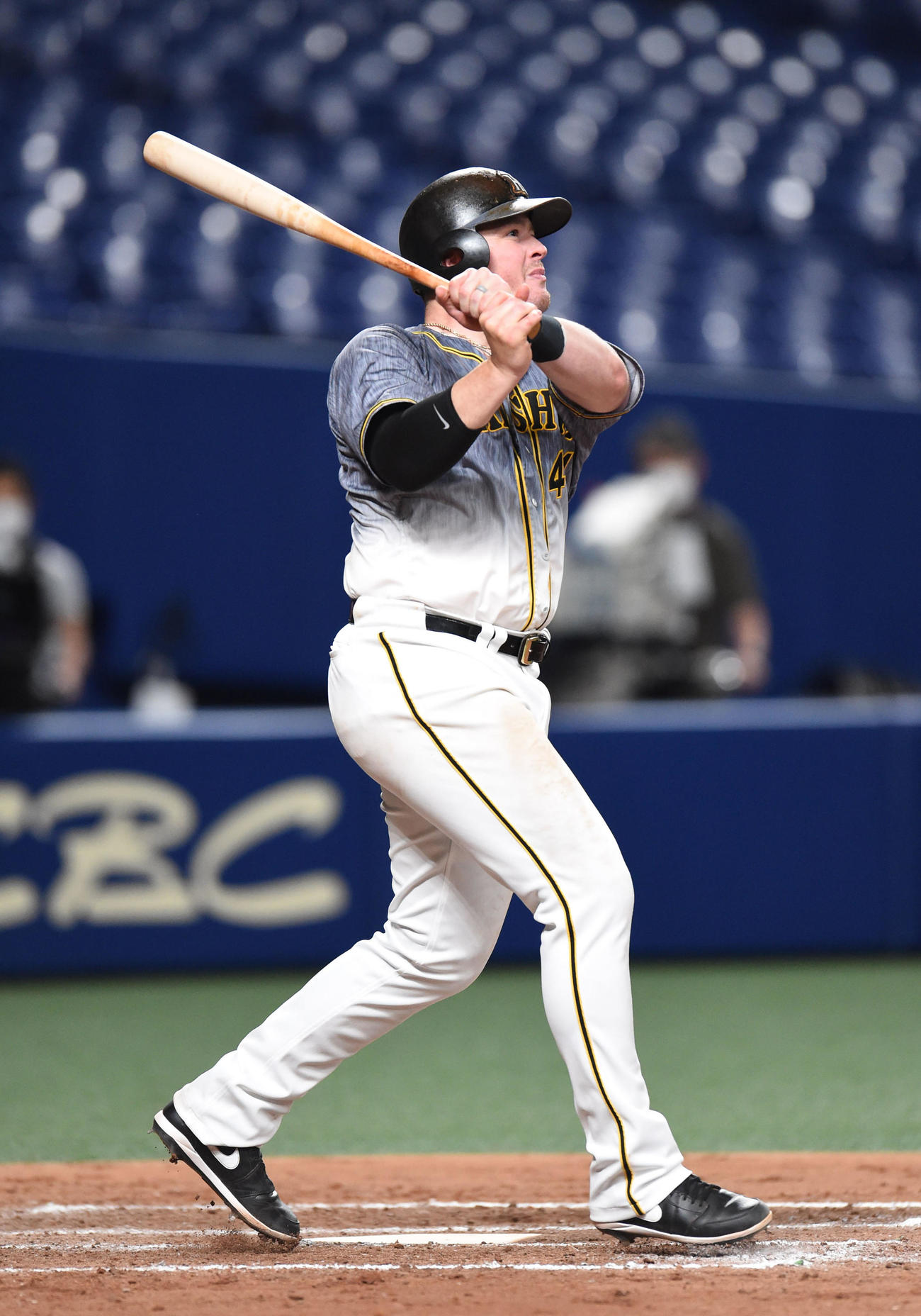 プロ野球　中日対阪神　9回表阪神無死、右越え本塁打を放ったジャスティン・ボーア（撮影・森本幸一）