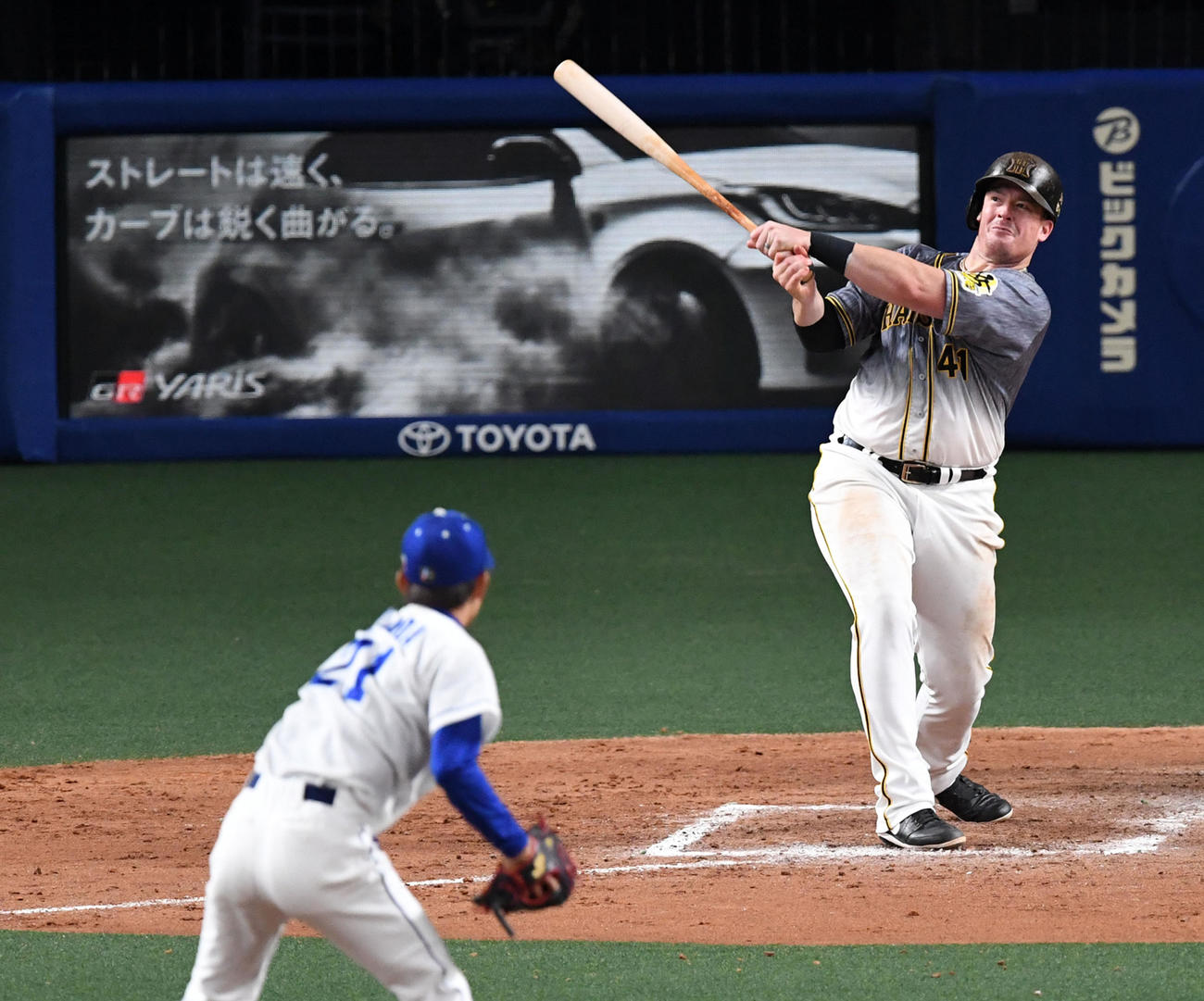 中日対阪神　9回表阪神無死、ボーアは岡田から右越え本塁打を放つ（撮影・前岡正明）