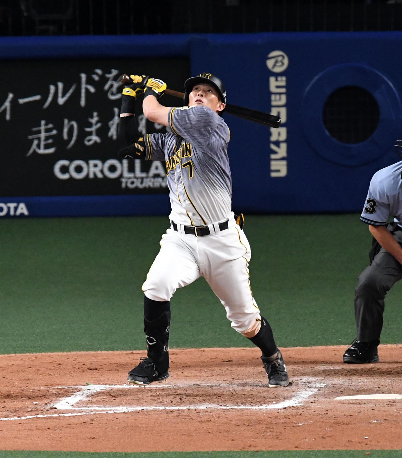 中日対阪神　7回表阪神2死一塁、糸井は二飛に倒れる（撮影・前岡正明）