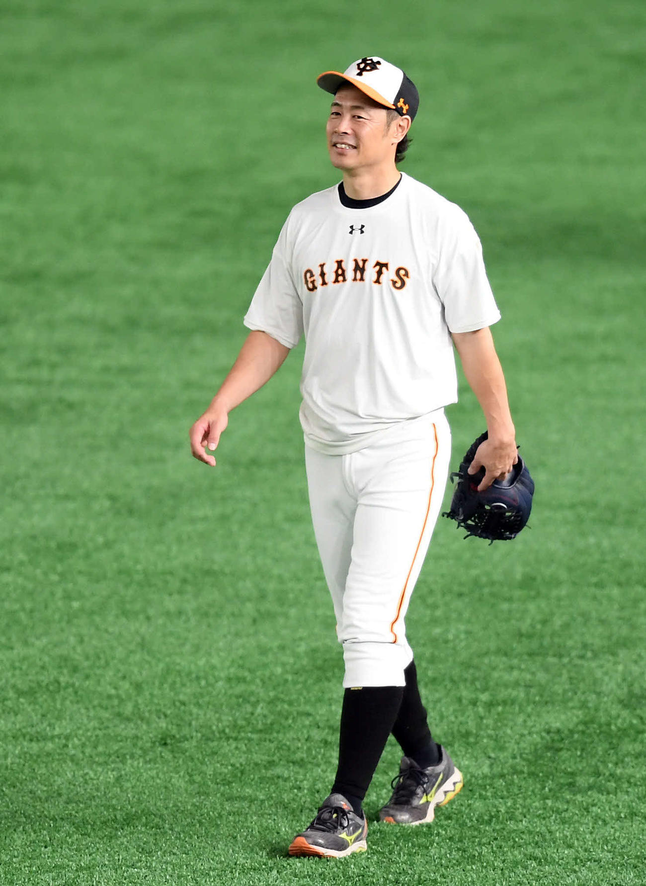 巨人対中日　練習に姿を見せた巨人亀井（撮影・たえ見朱実）