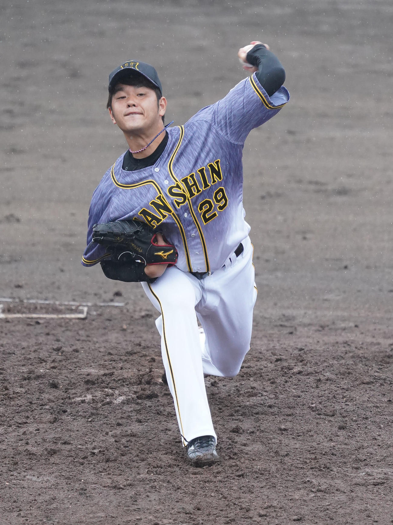 阪神2番手で登板した高橋遥人（撮影・森本幸一）