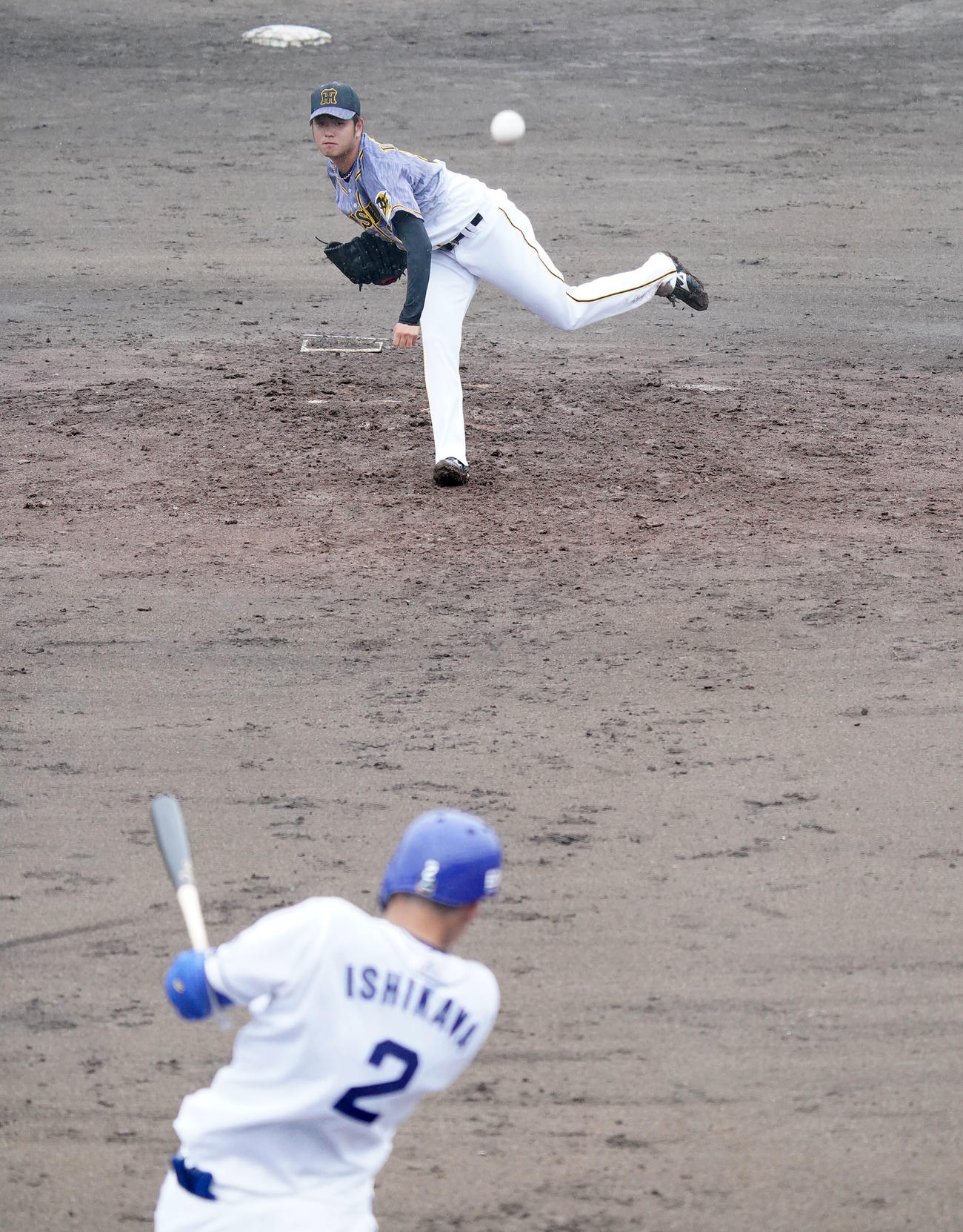 6回裏2死、阪神2番手で登板し石川昂と対戦する高橋（撮影・森本幸一）