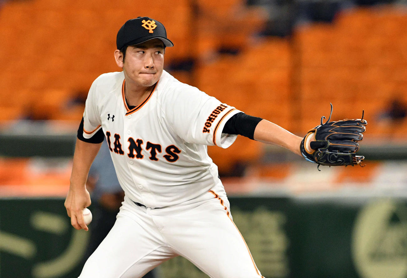 巨人対中日　巨人先発の菅野（撮影・滝沢徹郎）