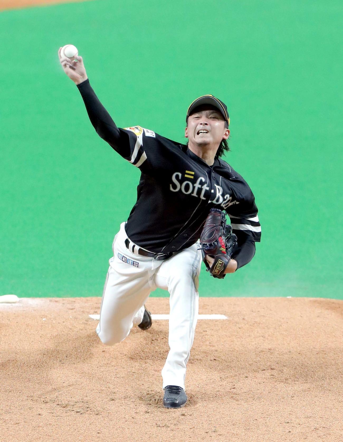日本ハム対ソフトバンク　ソフトバンク先発の東浜（撮影・佐藤翔太）