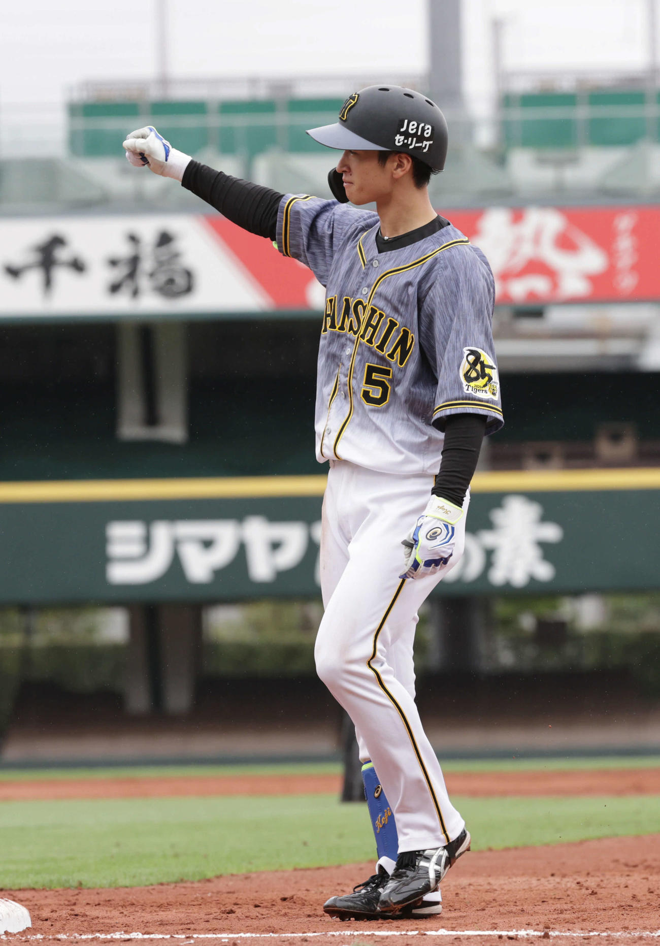 広島対阪神1回戦　4回表阪神2死二、三塁、、近本は右2点適時打を放つ（撮影・加藤孝規）