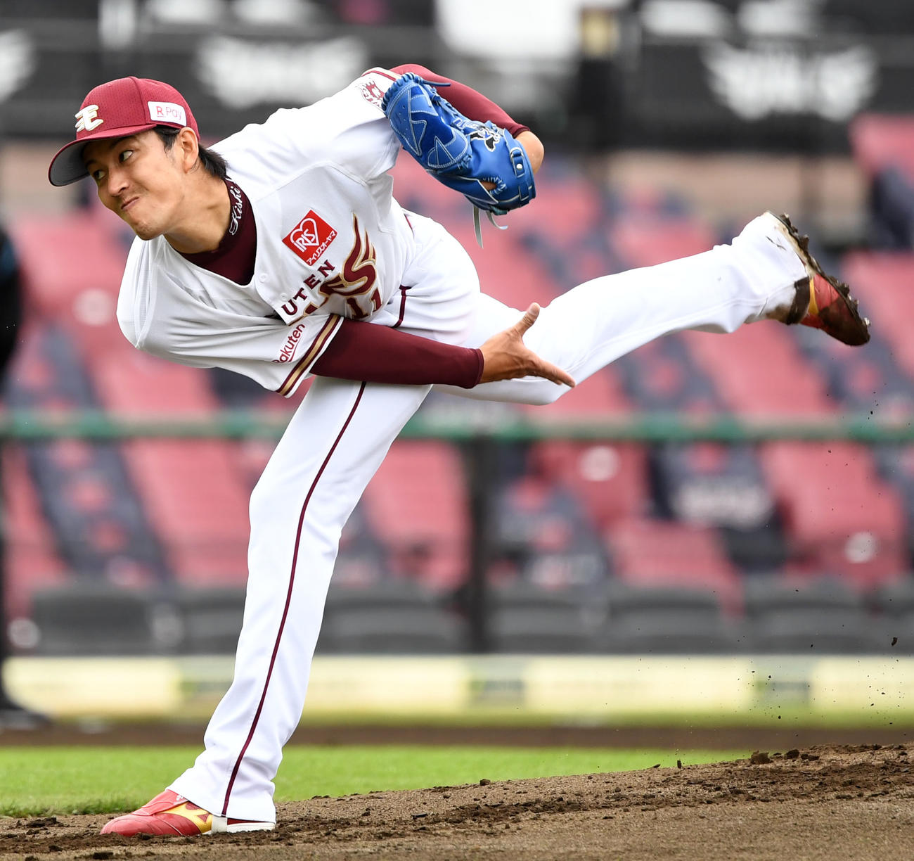 楽天対ロッテ　力投する楽天岸（撮影・横山健太）