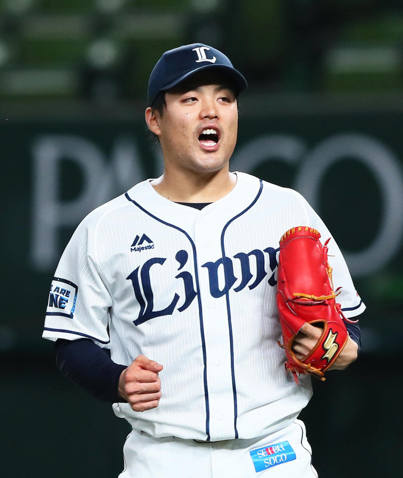 西武対オリックス　7回表オリックス2死一、二塁、伏見寅威を遊ゴロに仕留めた松本（撮影・足立雅史）