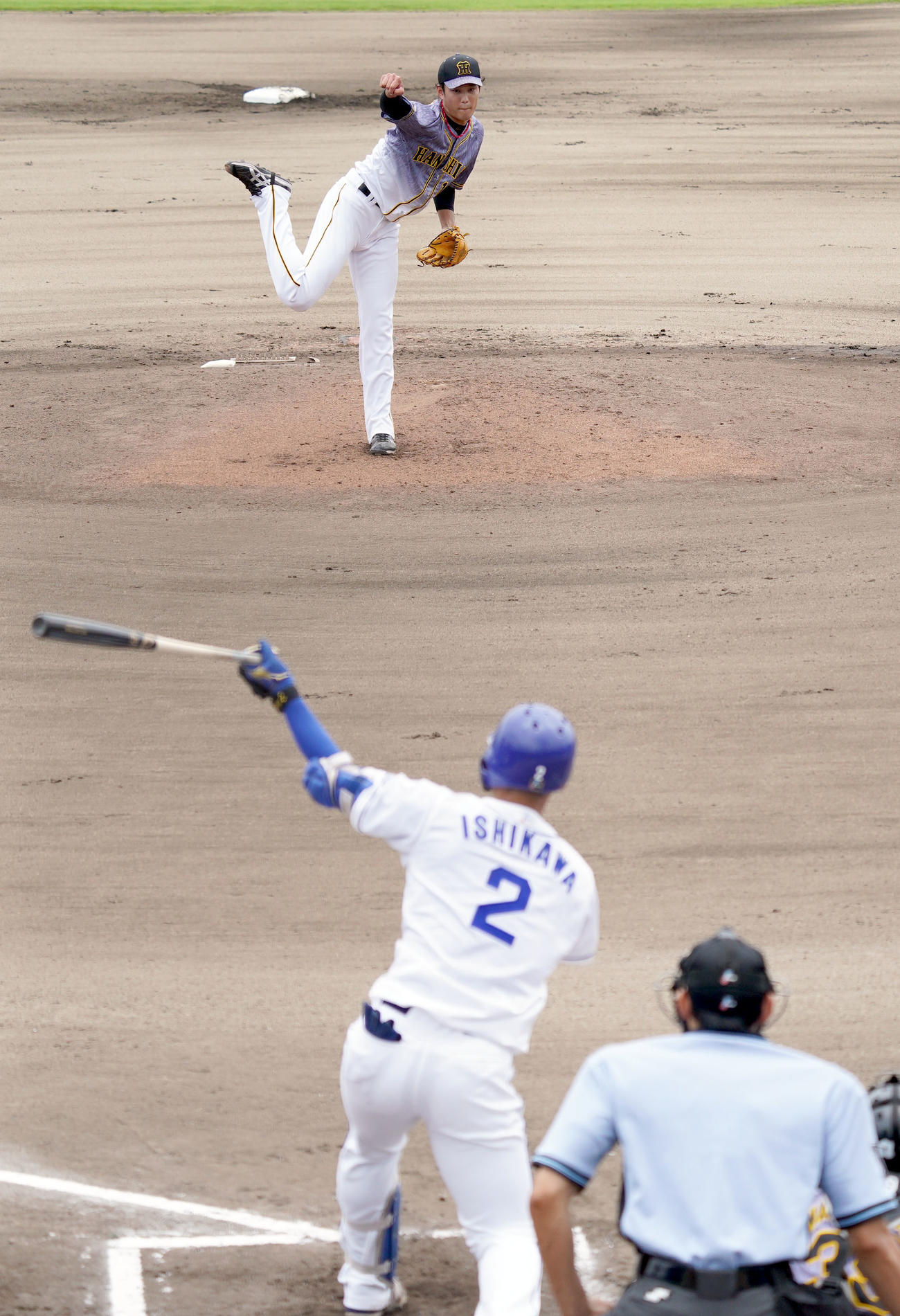 5日、ウエスタン・リーグの中日戦に登板した藤浪は石川昂から三振を奪う