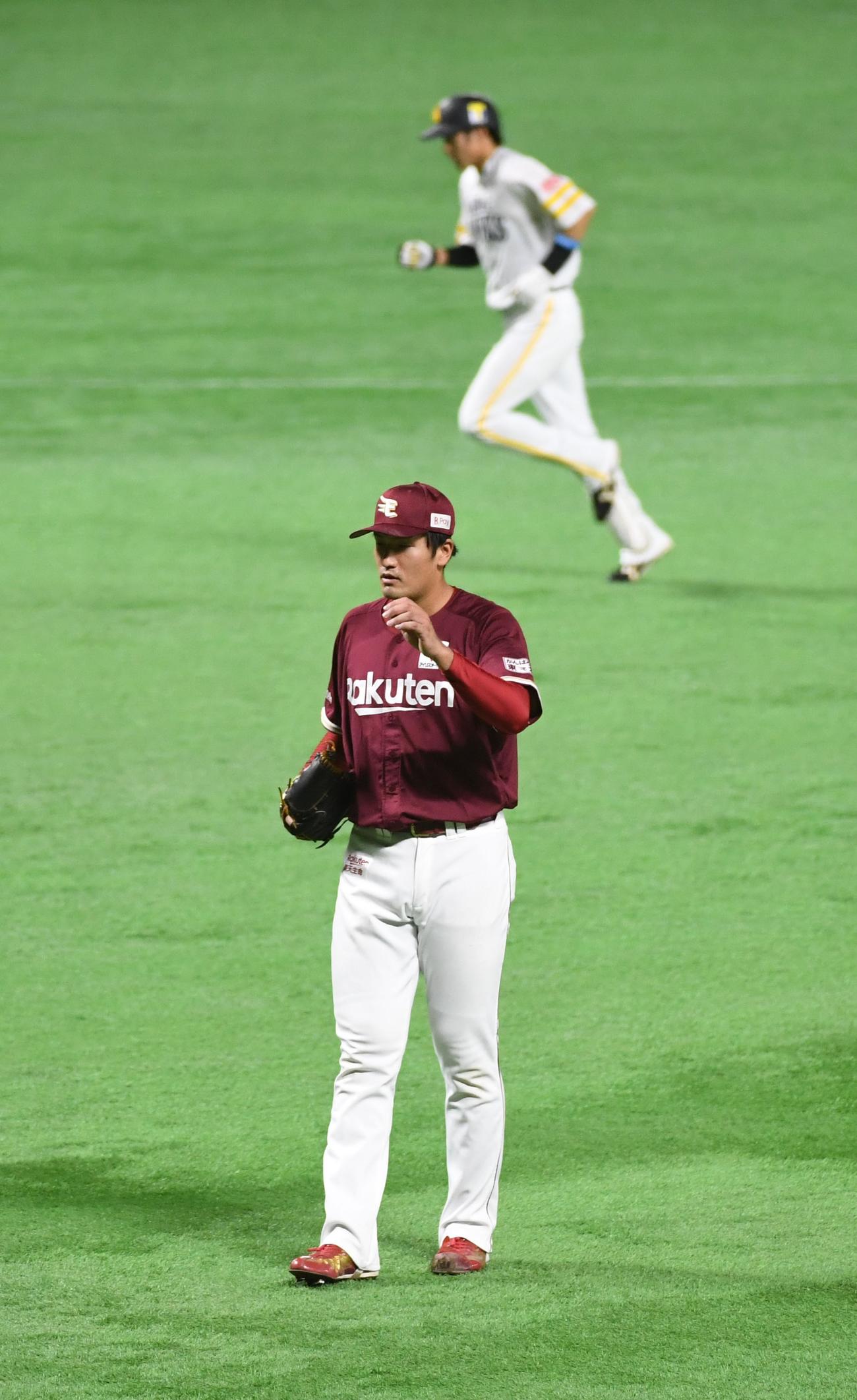 ソフトバンク対楽天　1回裏ソフトバンク1死一塁、先発の弓削は柳田に同点の2点本塁打を浴びる（撮影・今浪浩三）