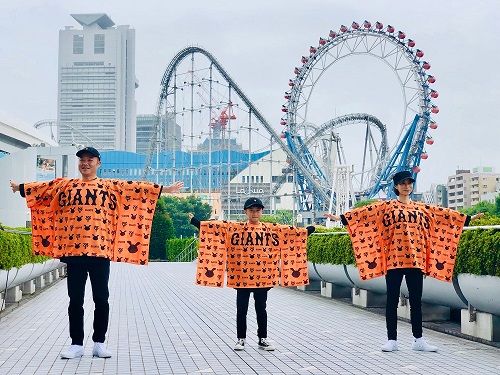 着物のフォルムをアレンジしたTシャツ「GIANTS　KIMONO　T（ジャイアンツ・キモノット）」（球団提供）