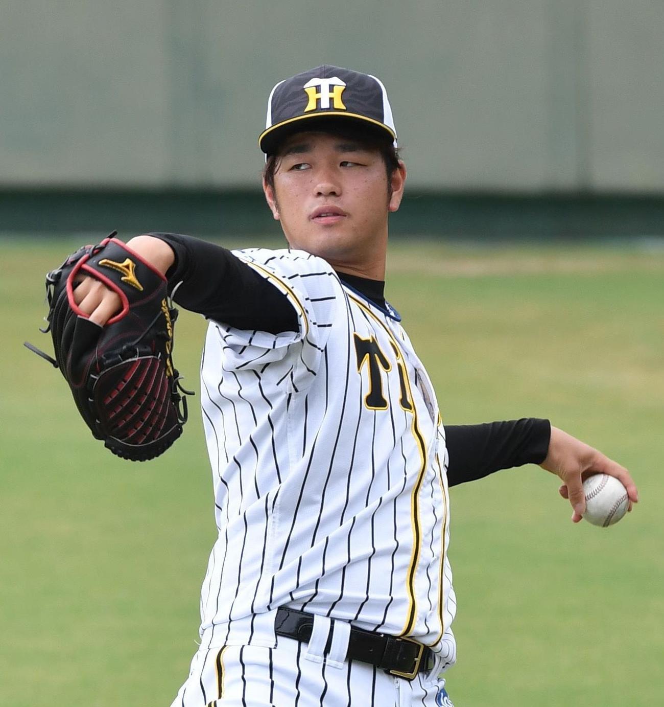 キャッチボールをする阪神・高橋遥人（代表撮影）