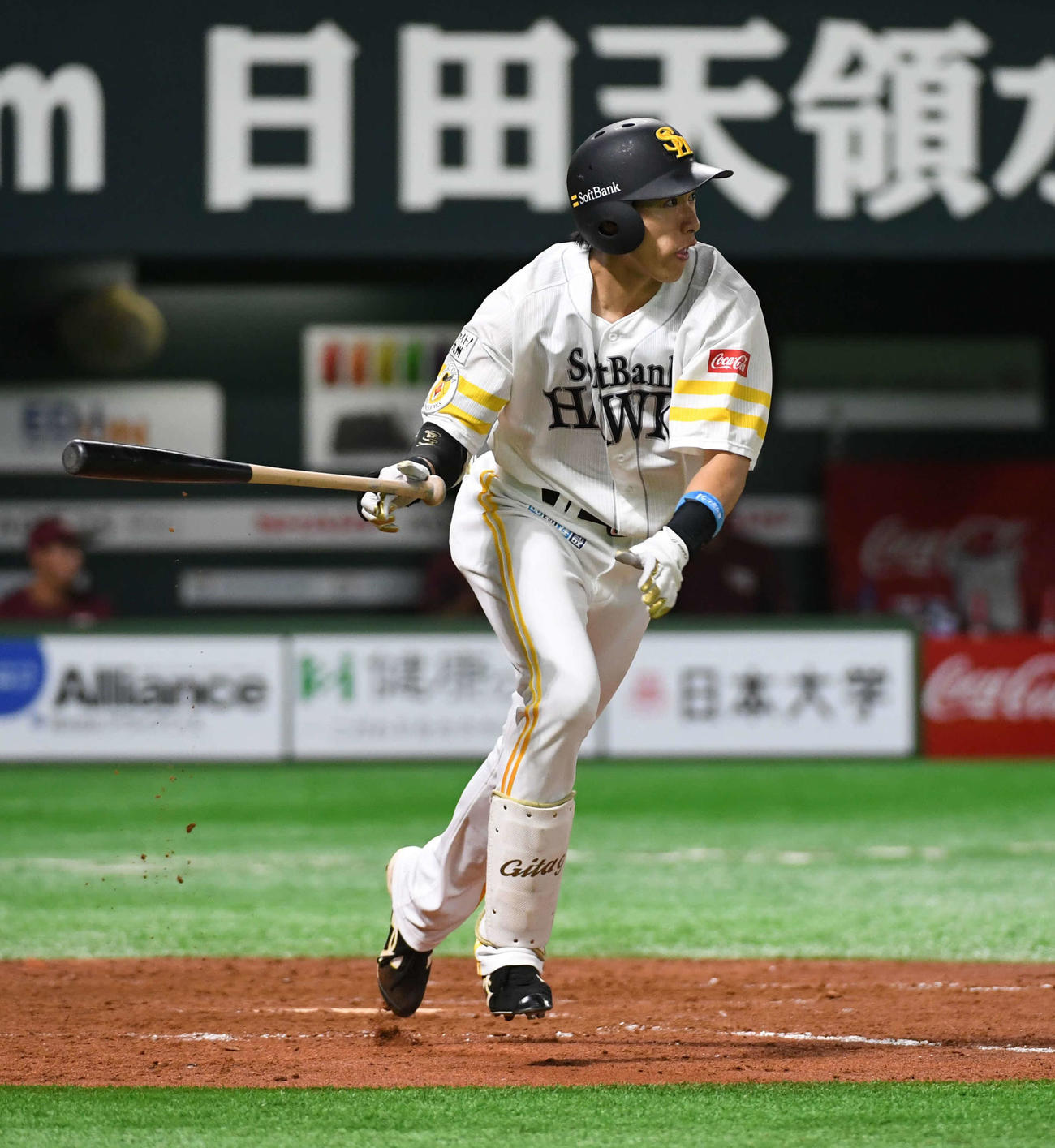 ソフトバンク対楽天　5回裏ソフトバンク無死二塁、柳田悠岐は中前に勝ち越し適時打を放つ（撮影・今浪浩三）