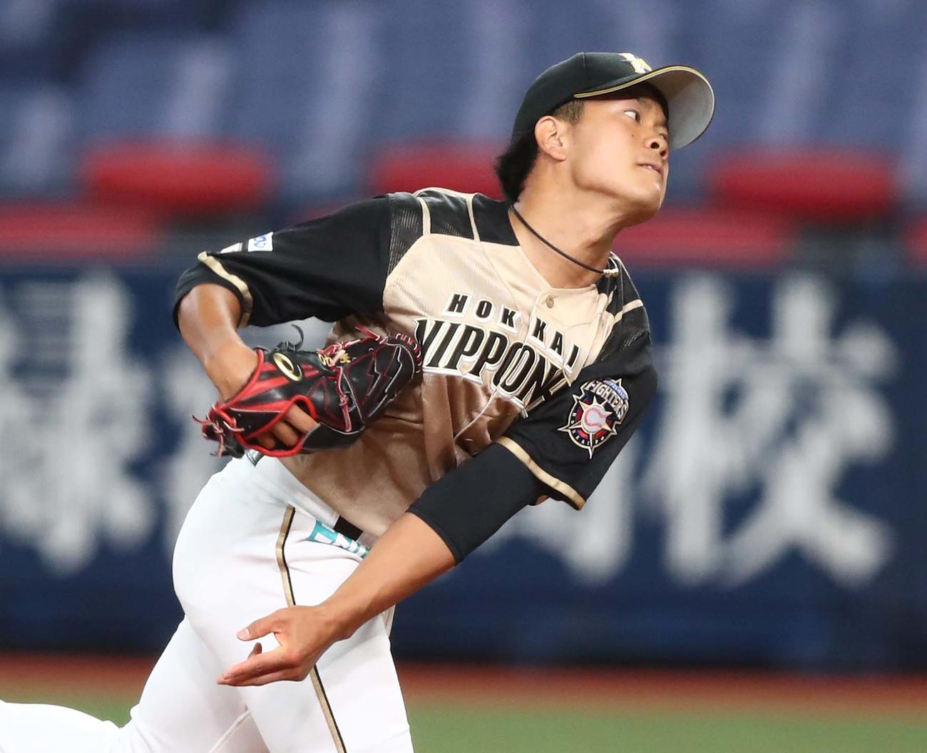 オリックス対日本ハム　8回に登板の福田（撮影・黒川智章）
