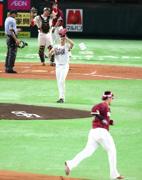 2回表楽天1死一、二塁、浅村栄斗に右越え3点本塁打を浴びた笠谷（撮影・梅根麻紀）