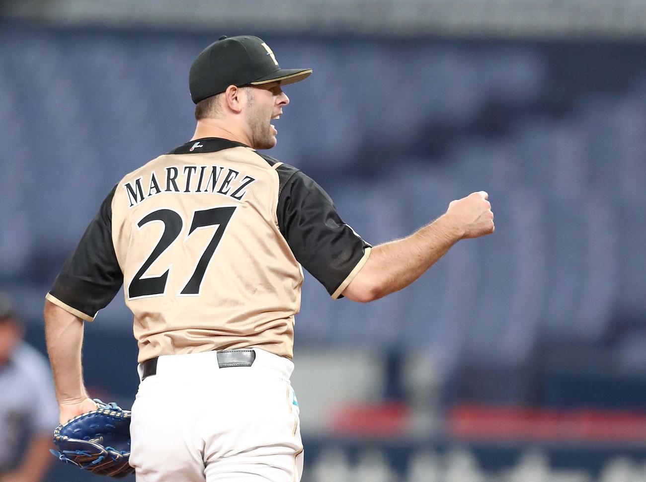 オリックス対日本ハム　5回裏オリックス無死、若月を三振にとり叫ぶマルティネス（撮影・黒川智章）