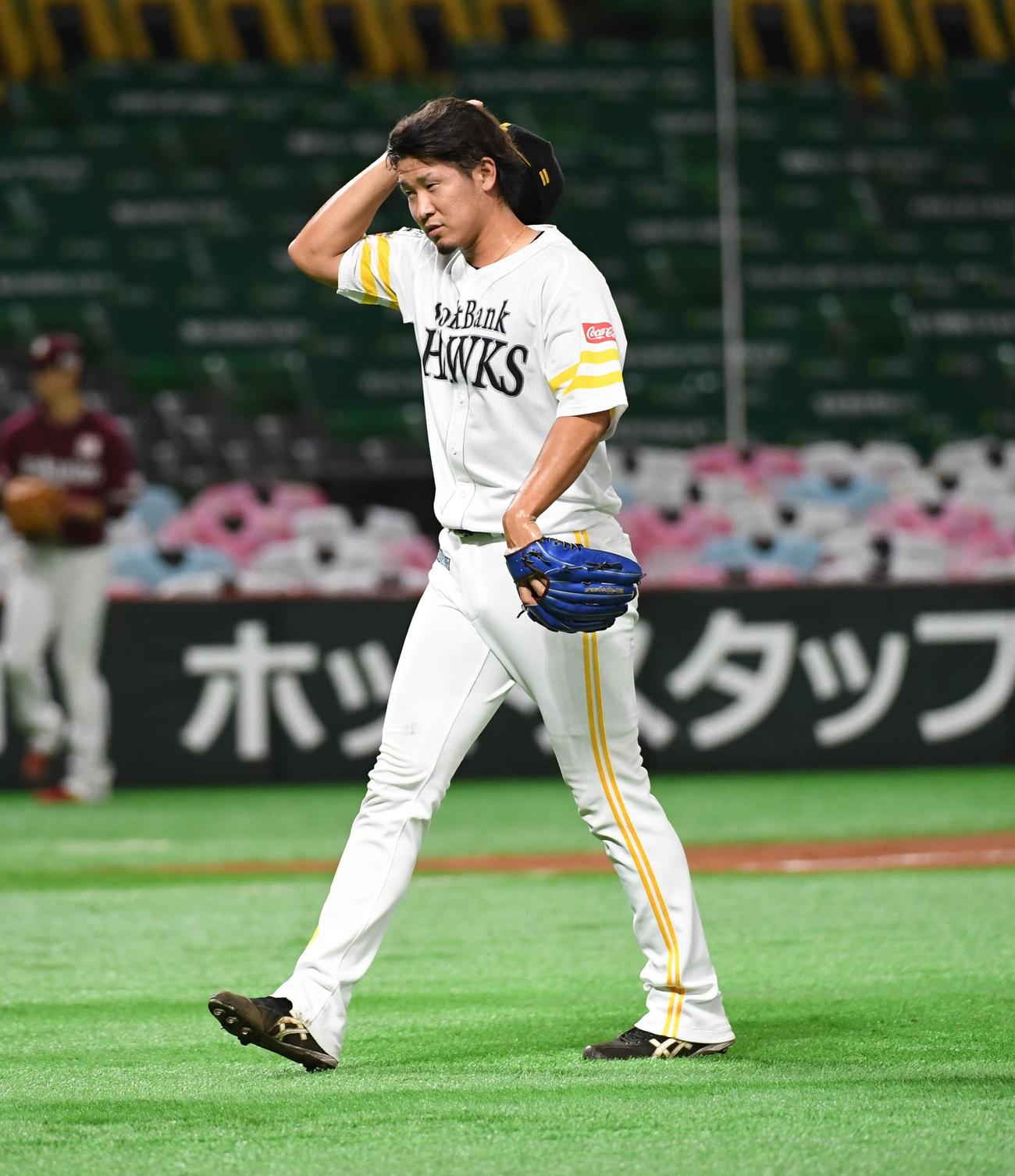 ソフトバンク対楽天　5回からマウンドに上がった杉山一樹は無失点に抑える（撮影・今浪浩三）
