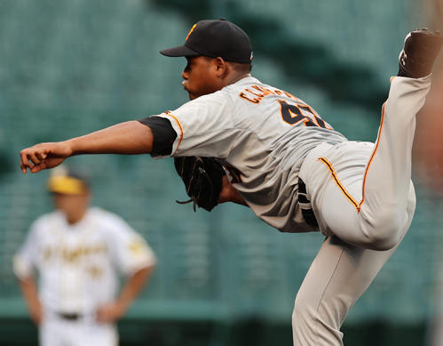 阪神対巨人　巨人先発クリストファー・クリソストモ・メルセデス（撮影・清水貴仁）