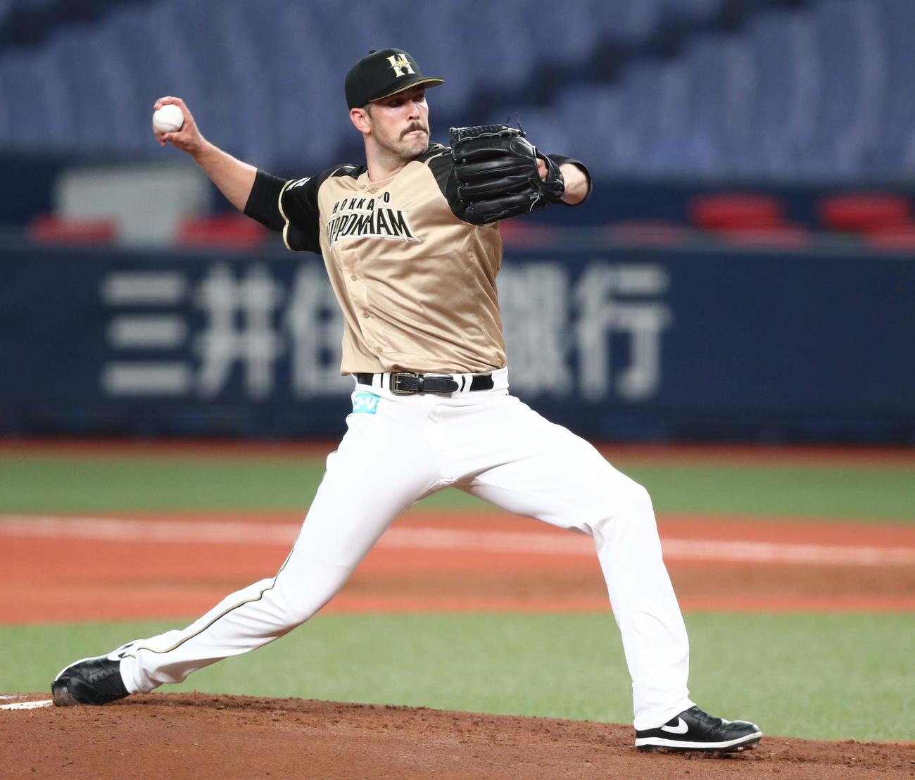 オリックス対日本ハム　日本ハム先発のバーヘイゲン（撮影・黒川智章）