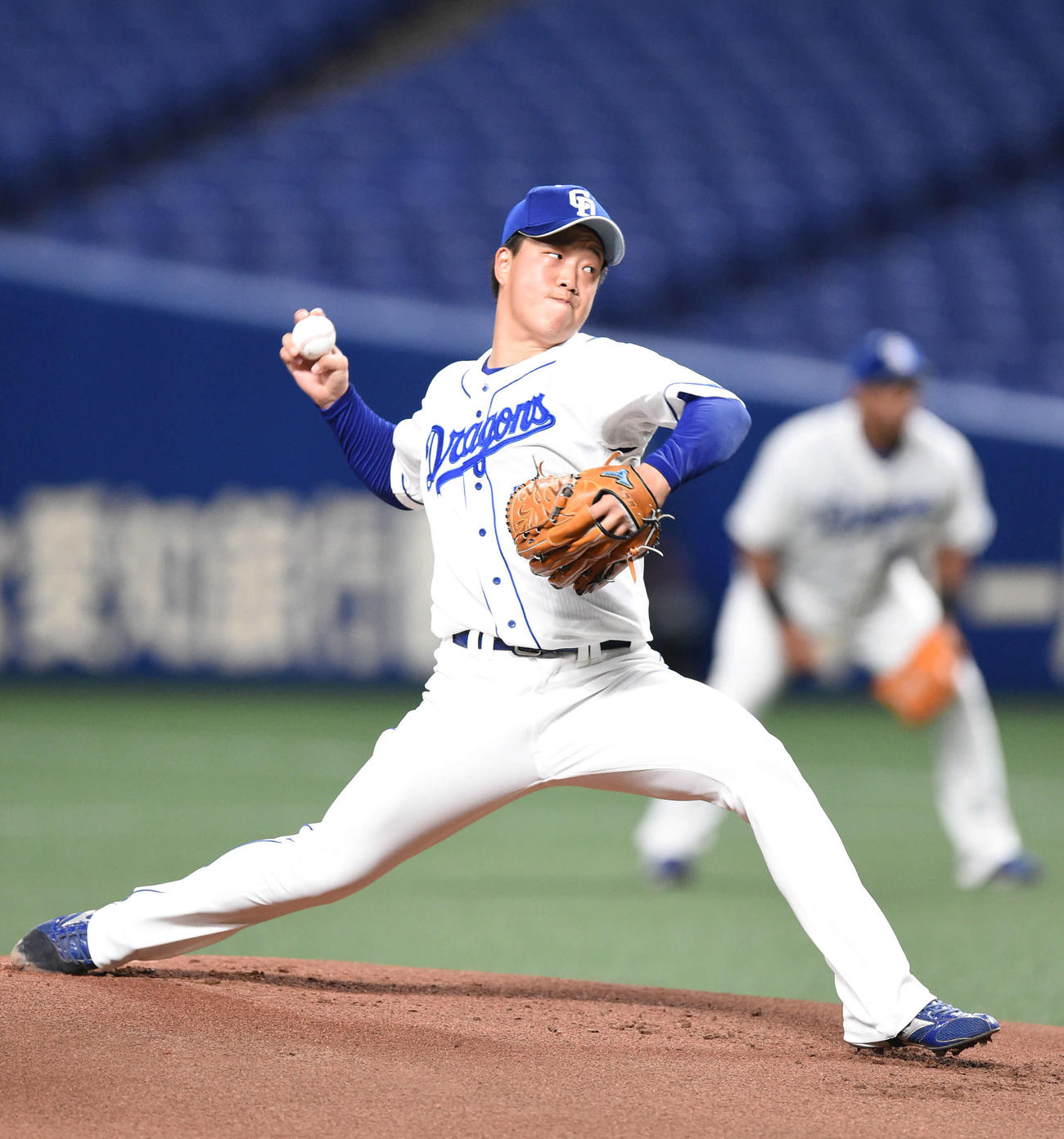 中日柳（2020年7月7日撮影）
