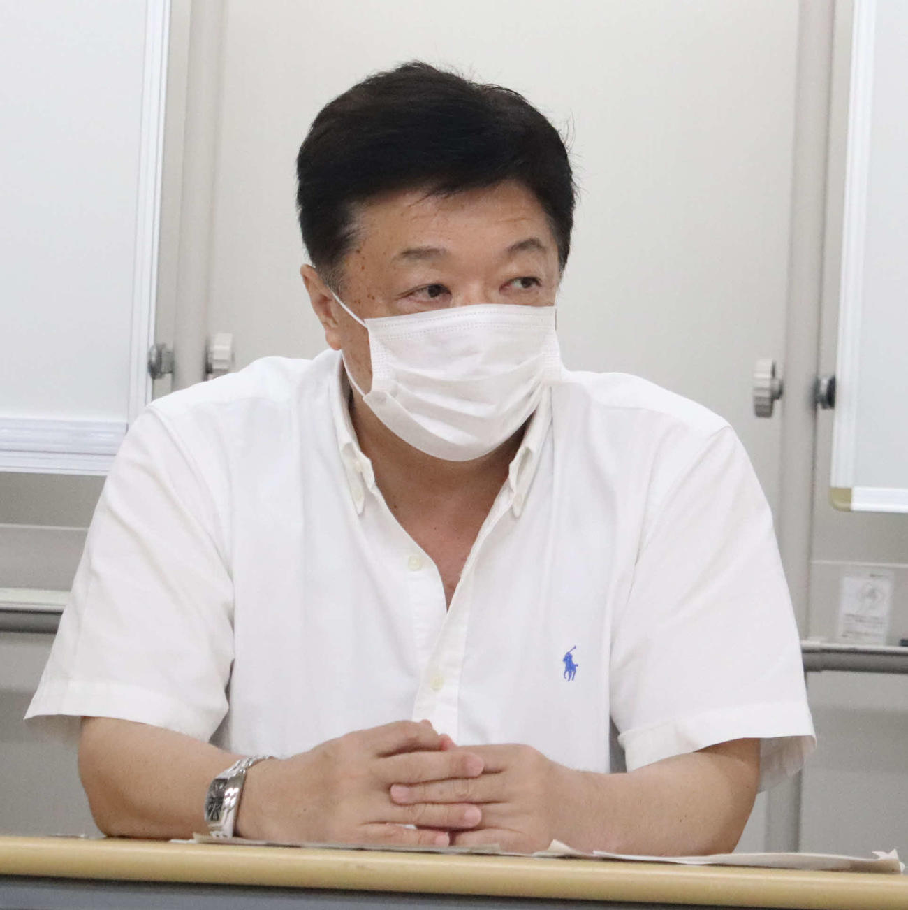 東京6大学春季リーグ戦の日程を発表する内藤事務局長（撮影・湯本勝大）